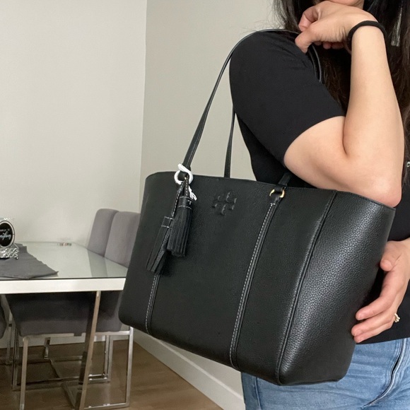 New✨ authentic tory burch thea large tote bag in black - Picture 15 of 16